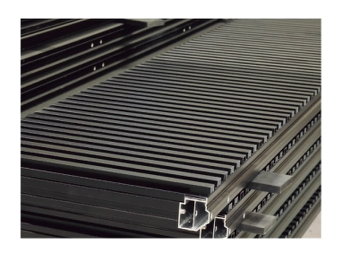 Drawing of the grille door batten spacing and panel joint at the leaf edge